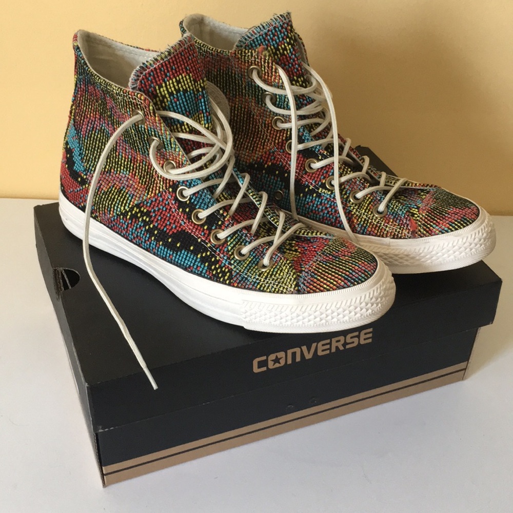 Converse high tops in Peacock pattern size 9